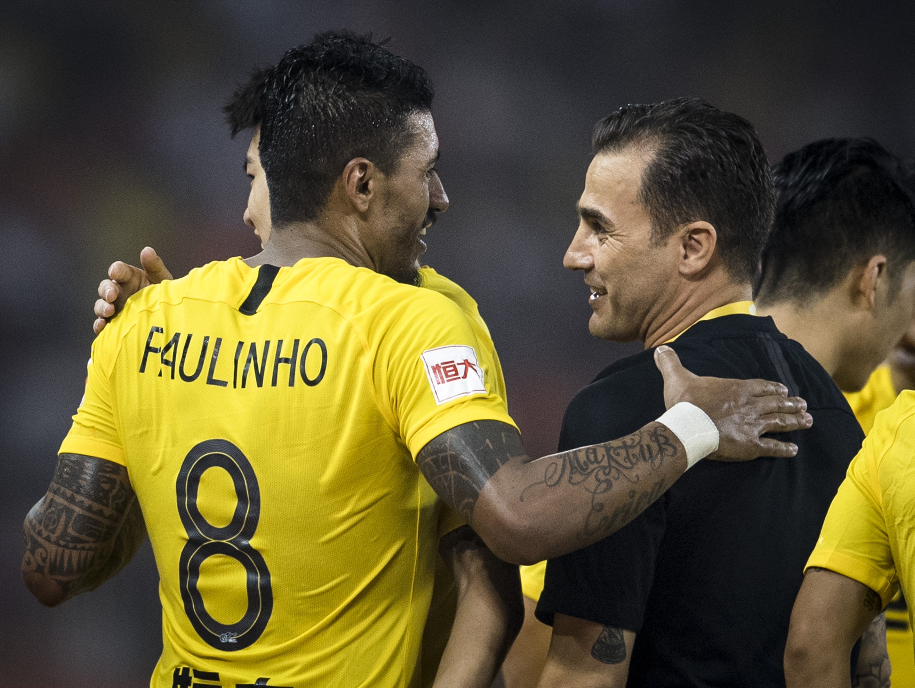 包含广州恒大战胜浙江绿城，稳住积分榜领先优势的词条