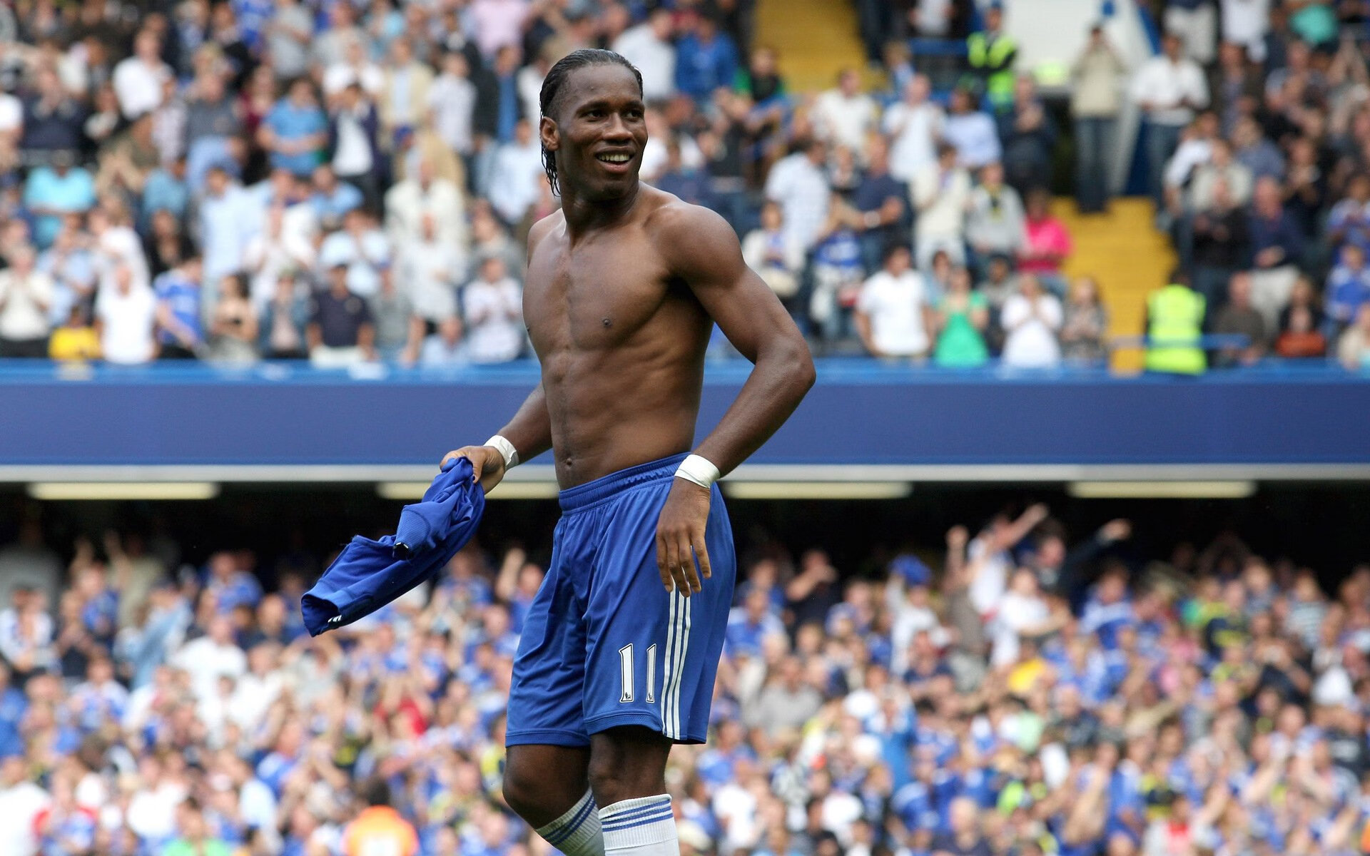 开云足球直播-赛道上的冰与火，金玟哉F1年度争冠之夜惊艳四座