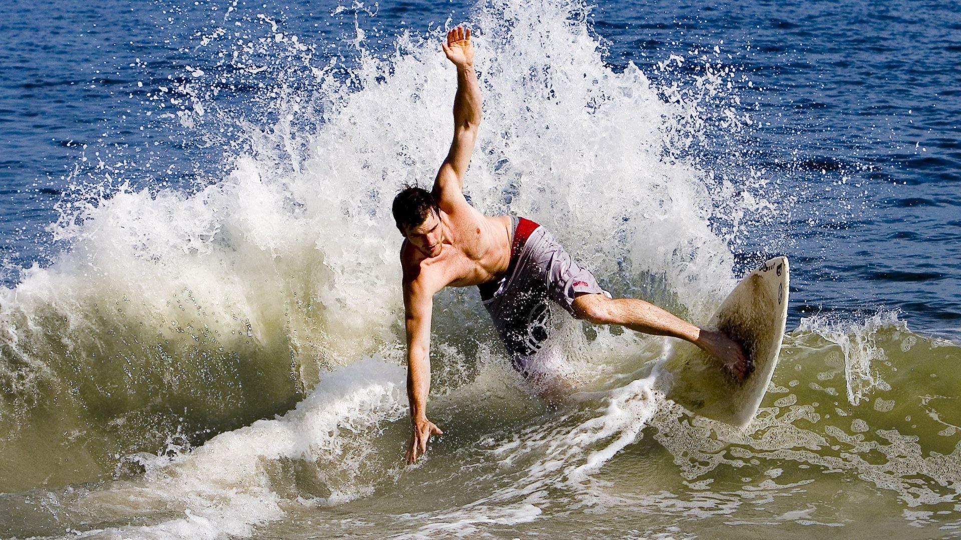 开云体育-罗德里戈爆发破铁壁，瑞士全面压制塞维利亚的战术启示